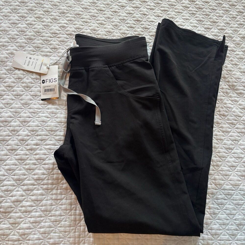 black FIGS scrubs Women's